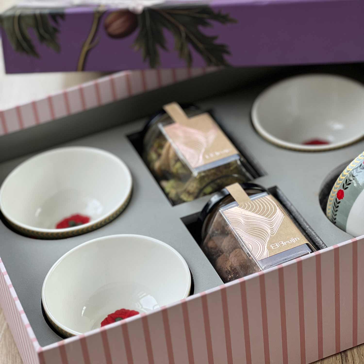 4 bowls & 2 Bruijn Lilac Gift Box