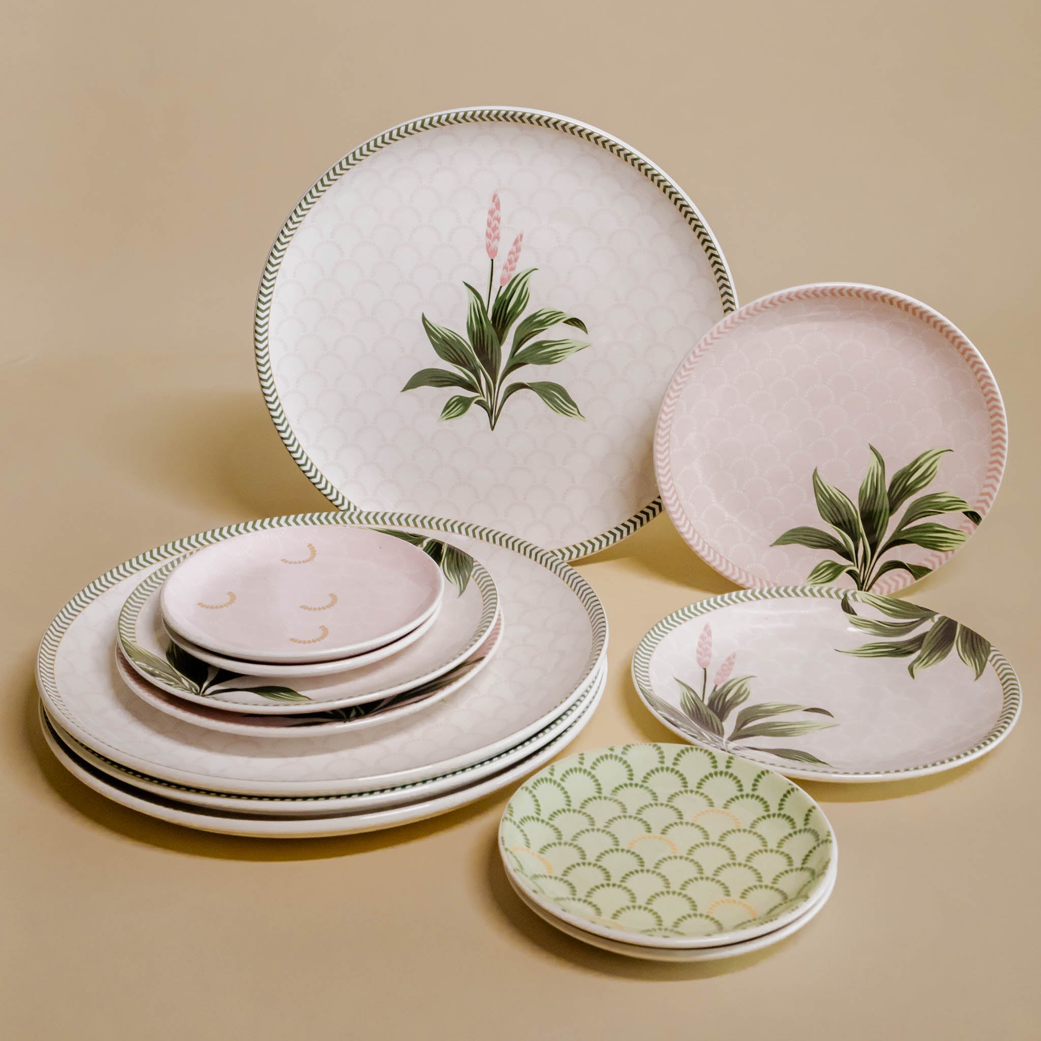 Vintage Garden 12 Pieces Plate Set