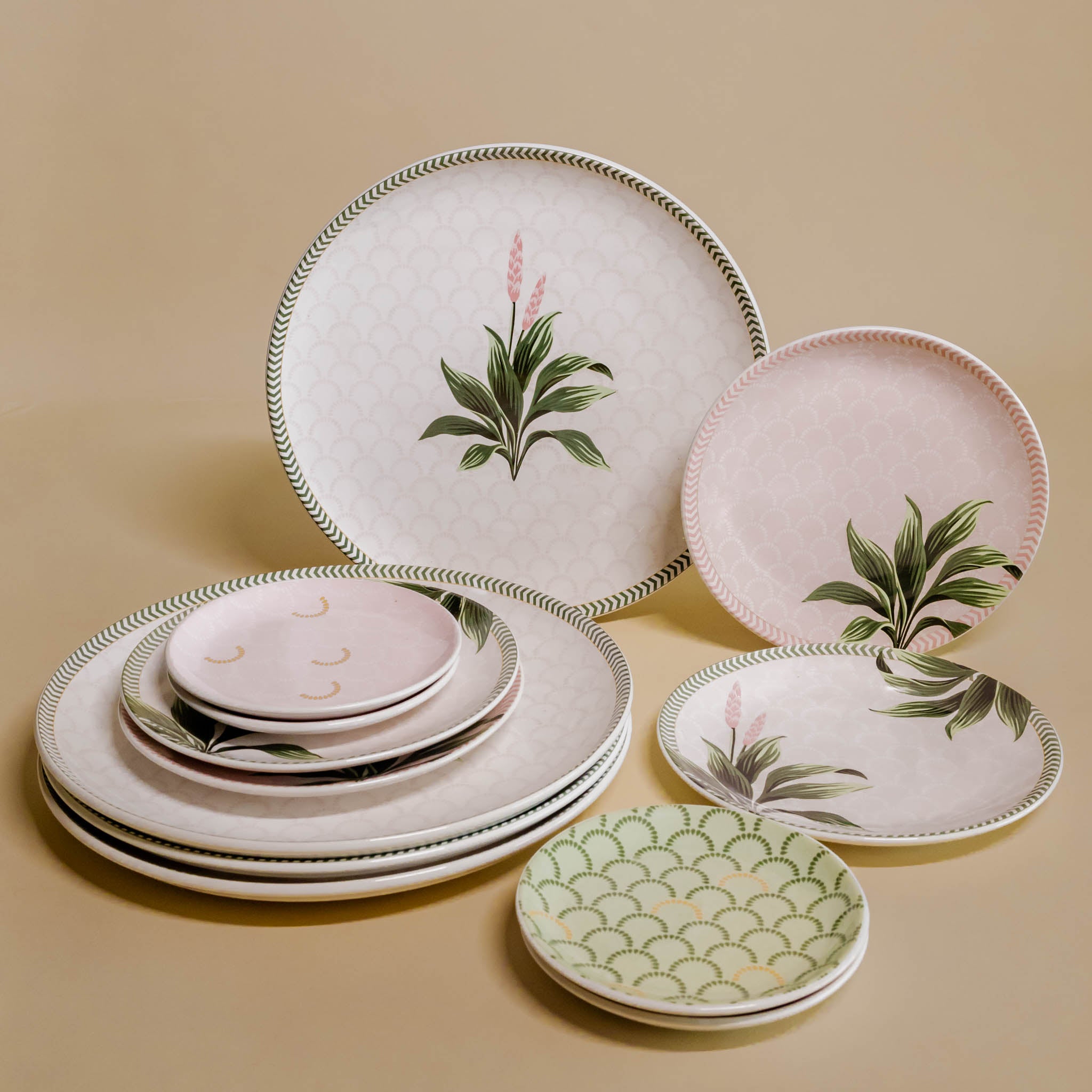 Vintage Garden 12 Pieces Plate Set